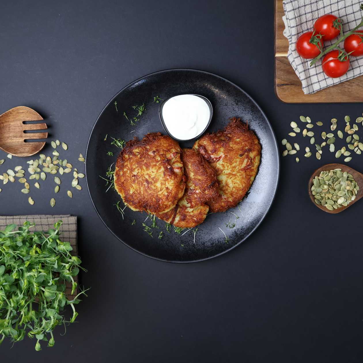 Potato pancakes with sour cream