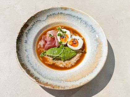 Каша вівсяна з прошуто та авокадо