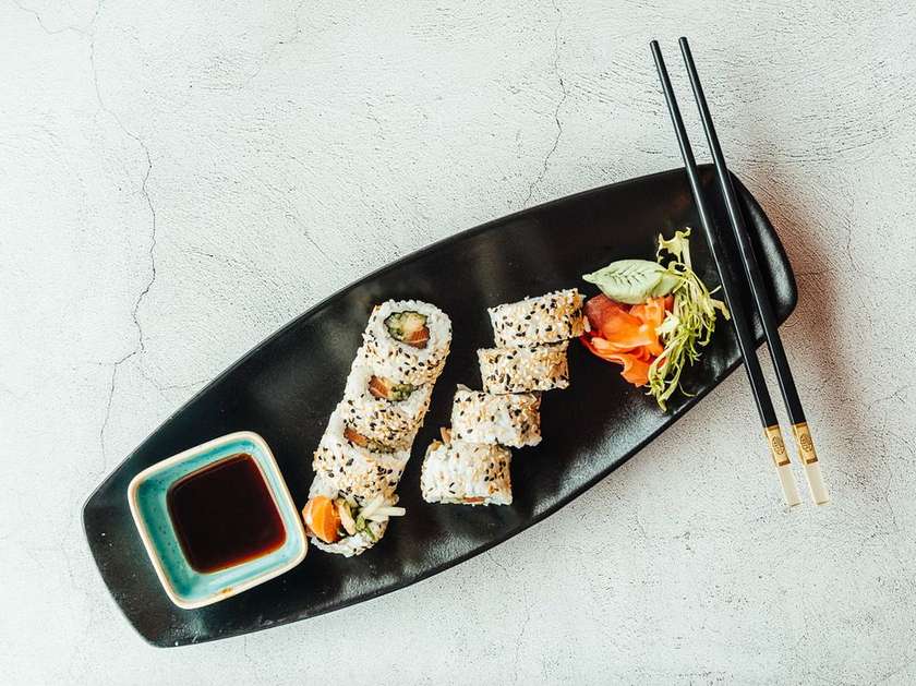 S20. California Sesame Roll