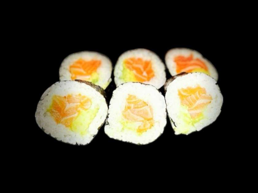 Futomaki Salmon And Wakame