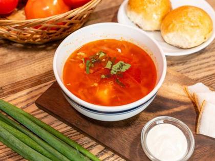 Ukrainian Borscht with Pampushki