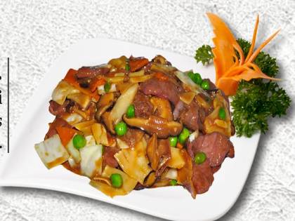 Beef with Bamboo and Mushrooms