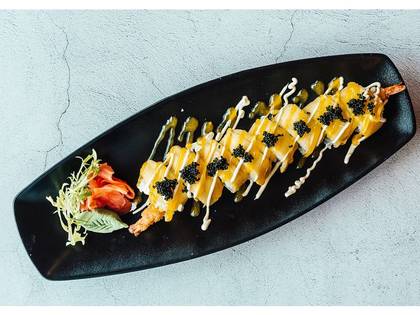 Mango Dragon Roll (8pcs)