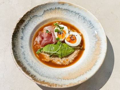 Oatmeal with prosciutto and avocado