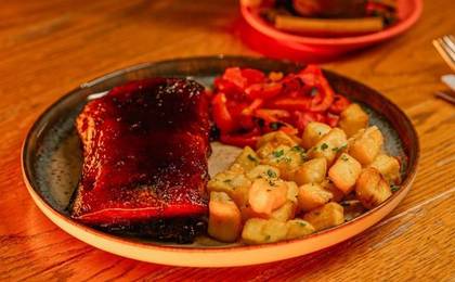 Pork Ribs with Wavy Fries and Roasted Pepper