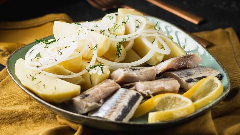 Herring with boiled potatoes