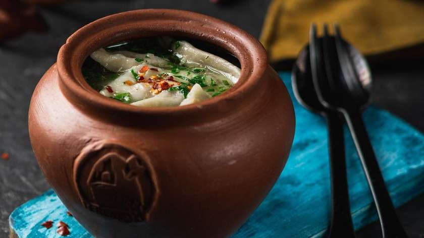 Meat dumplings in broth juice