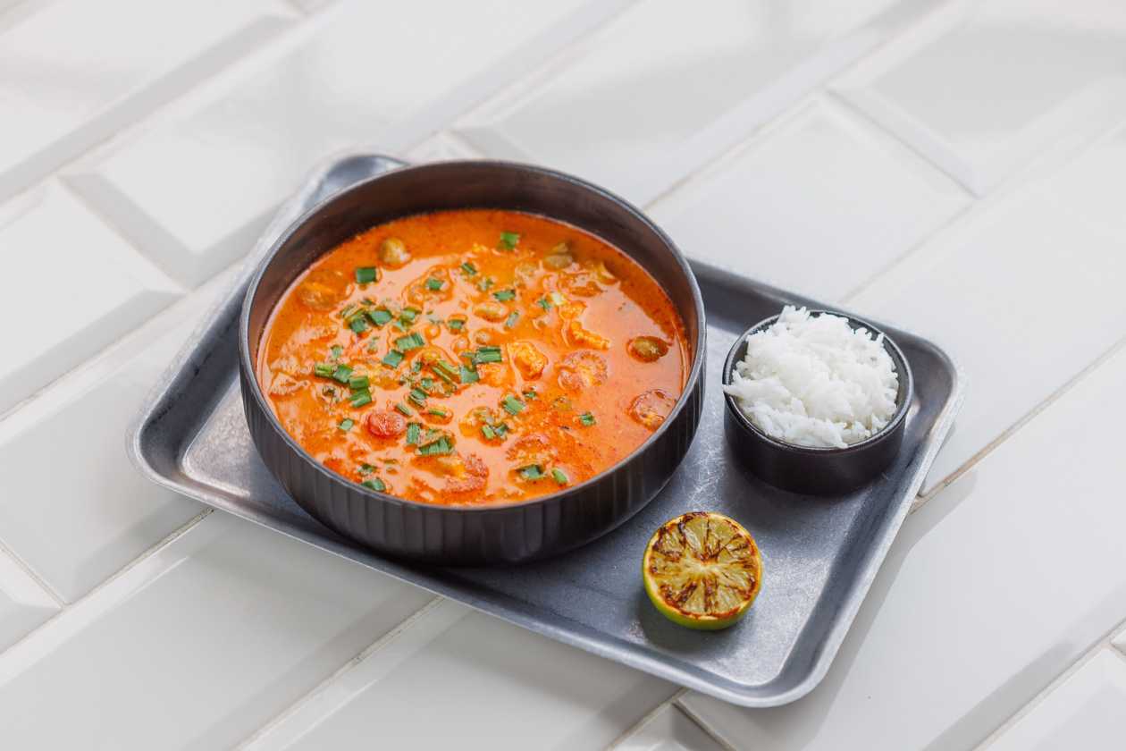 Tom yam with seafood & rice