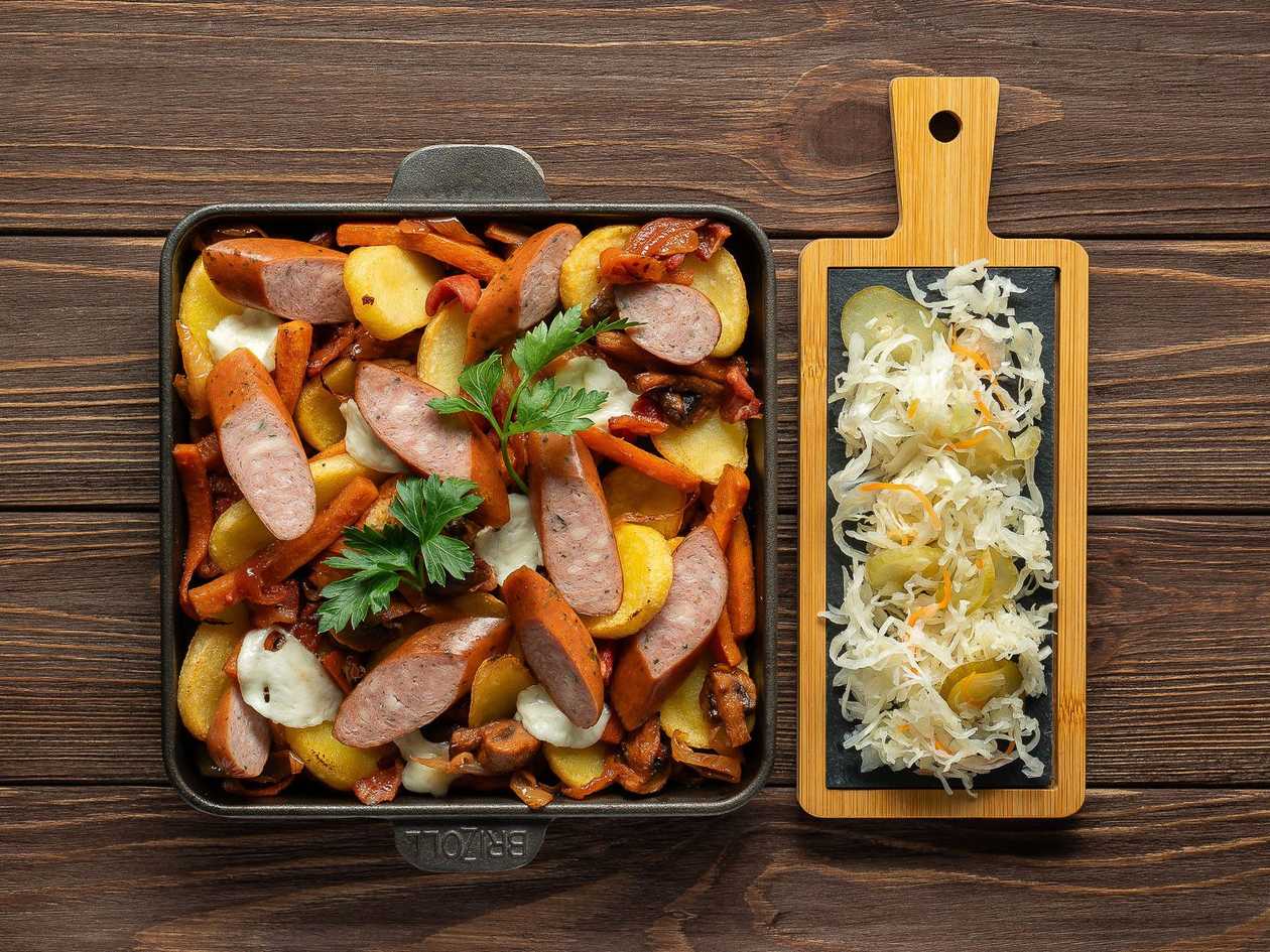 Pan-fried potatoes with hunter's sausage