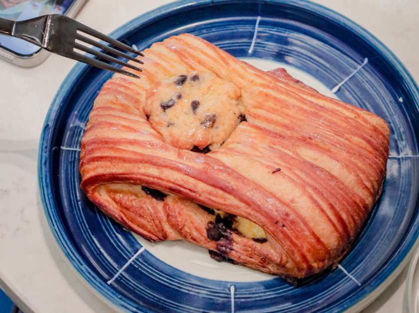 Pistachio Crumble Roll