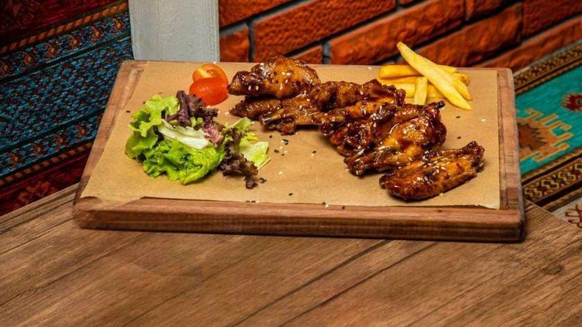 Chicken Wings with Barbecue Sauce