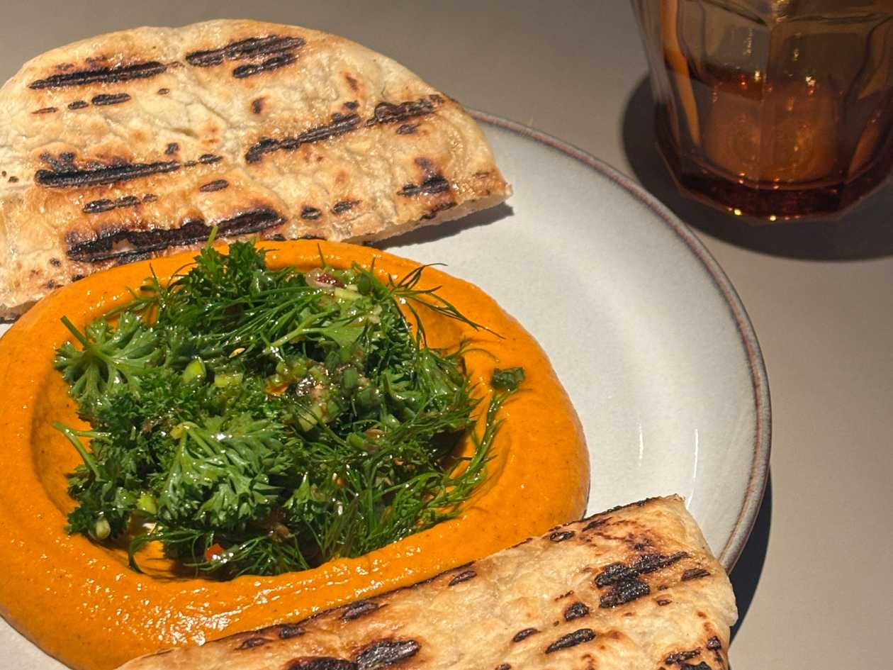 ROASTED PEPPER HUMMUS