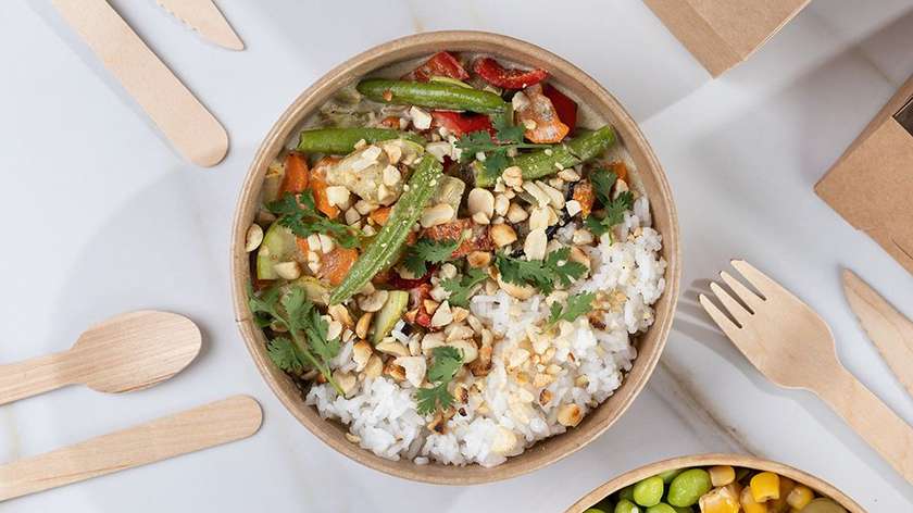 Curry bowl with French beans