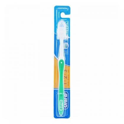 Oral-B Classic Plus Medium Toothbrush 8105