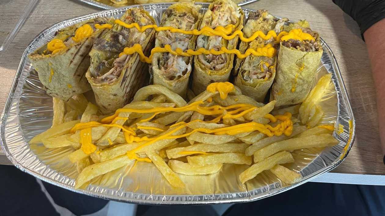 Menu mixed cheese kebab