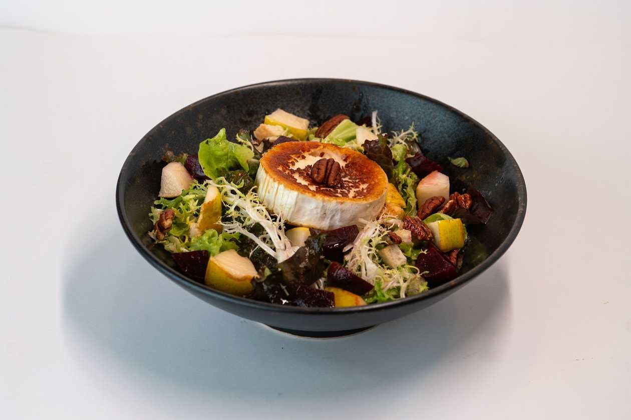 Salad with Grilled Goat Cheese