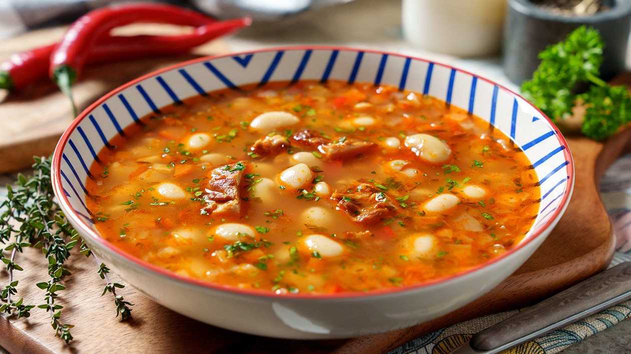 Bean Soup with Smoked Meat
