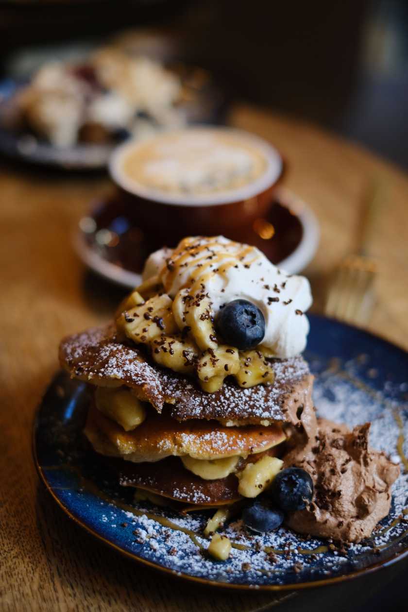 BANOFFEE PANCAKES (V)
