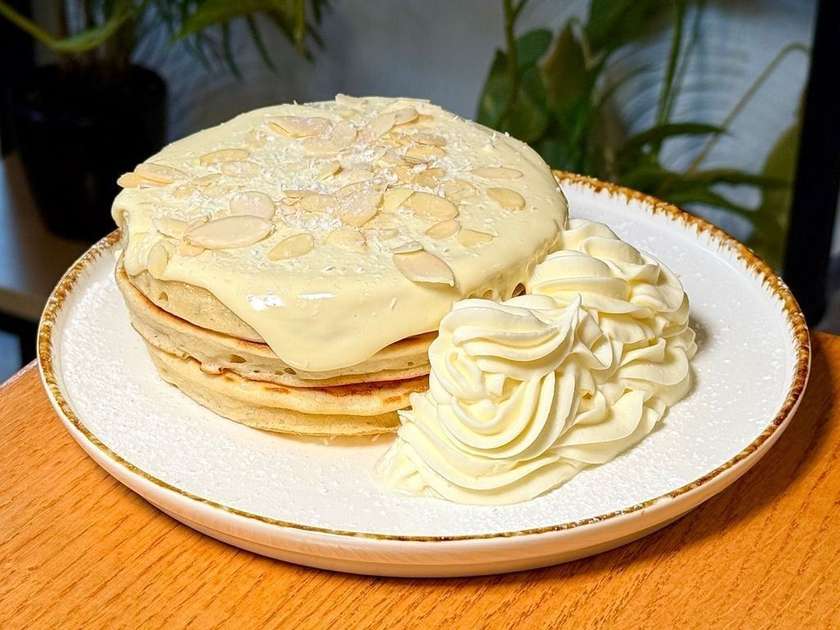 Pancakes with White Chocolate and Mascarpone
