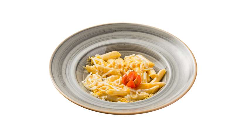 PENNE makaronai su sūriu ir pomidorais