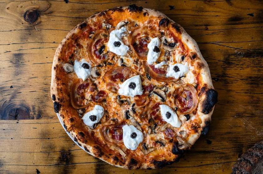 Pizza Pancetta e Burrata