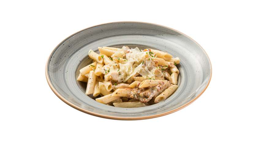 PENNE makaronai su vištiena  ir saulėje džiovintais pomidorais