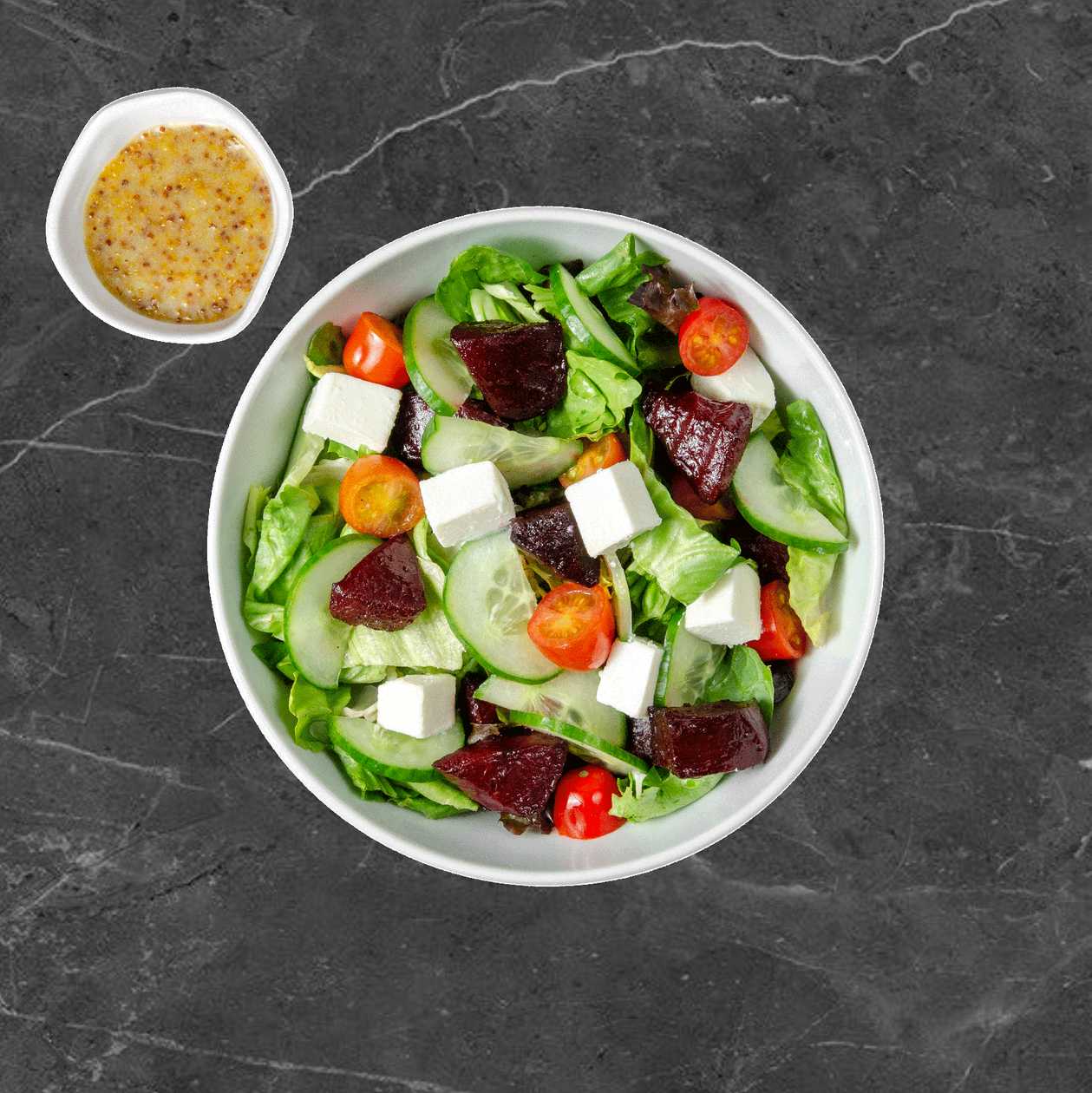 Salotos su keptais burokėliais ir feta sūriu