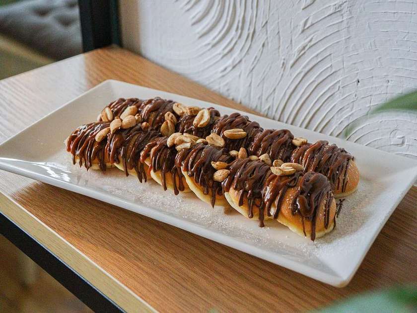 Mini pancakes with chocolate and caramel