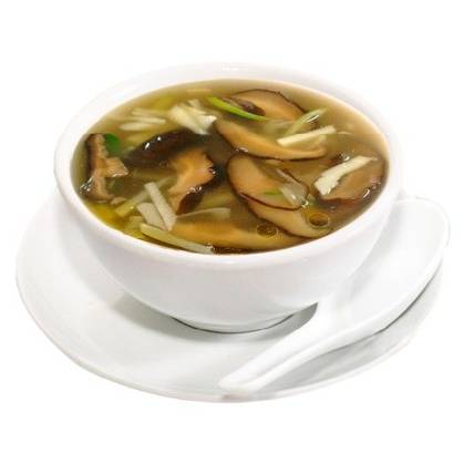 2. Kuřecí Polévka s Bambusem a Houbami