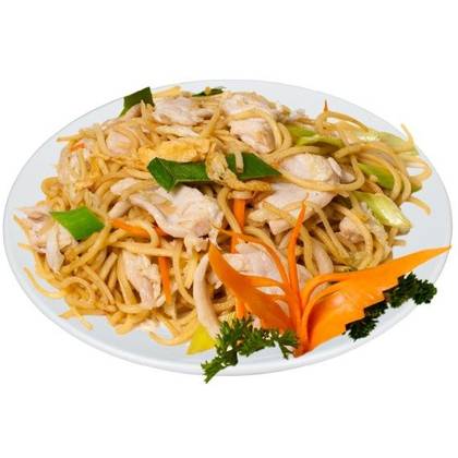 7. Smažené Nudle s Kuřecím Masem