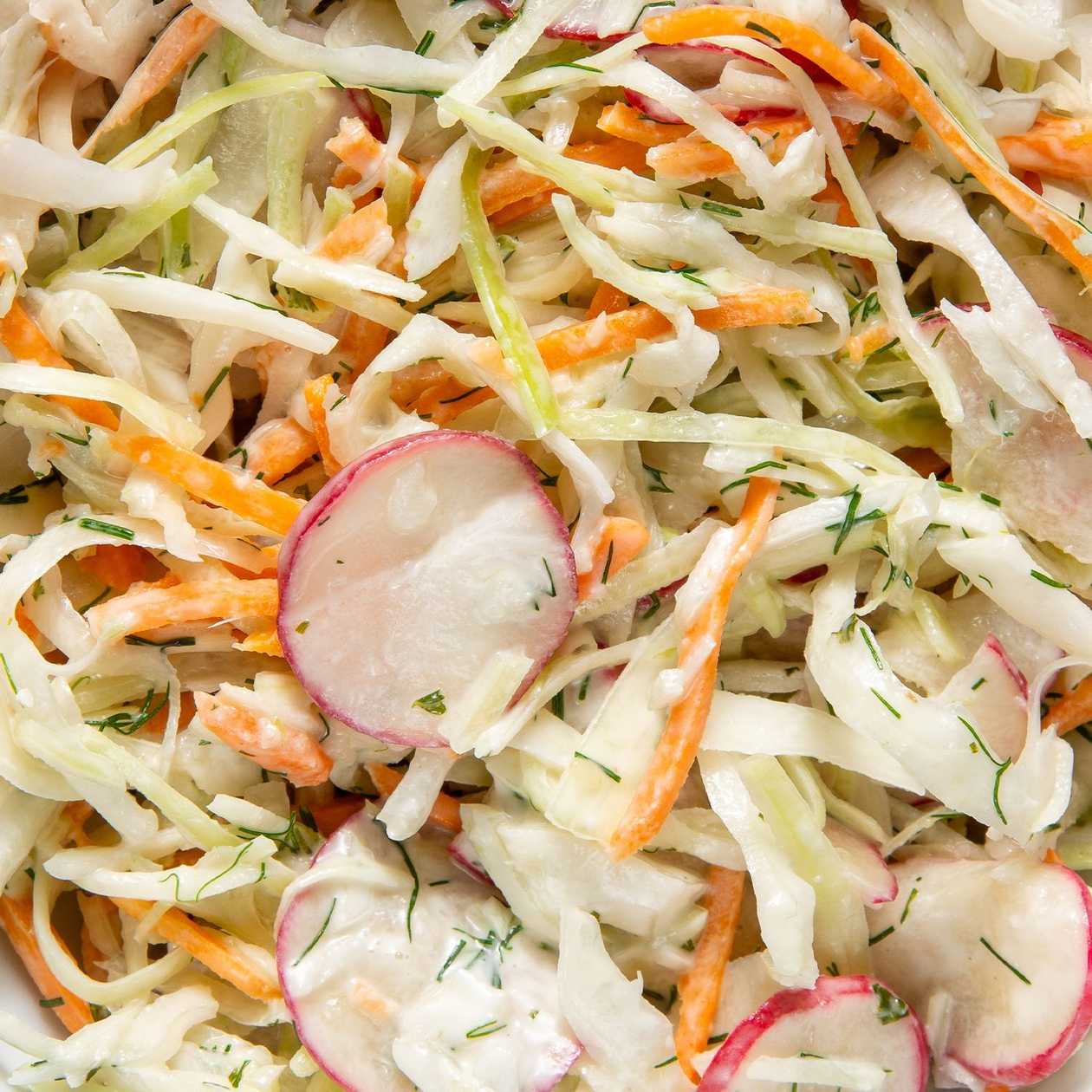 Kopūstų salotos su ridikėliais