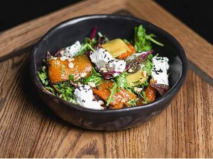 Салат з гарбузом та печеним перцем