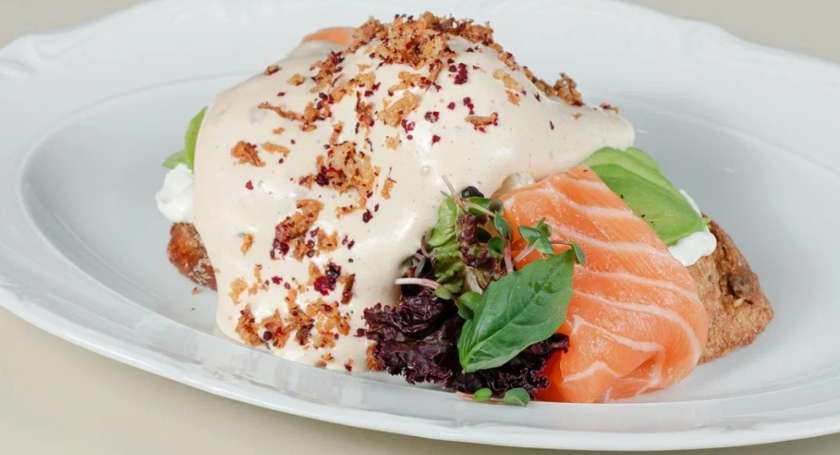 Toast with Avocado, Truffle Sauce and Smoked Salmon