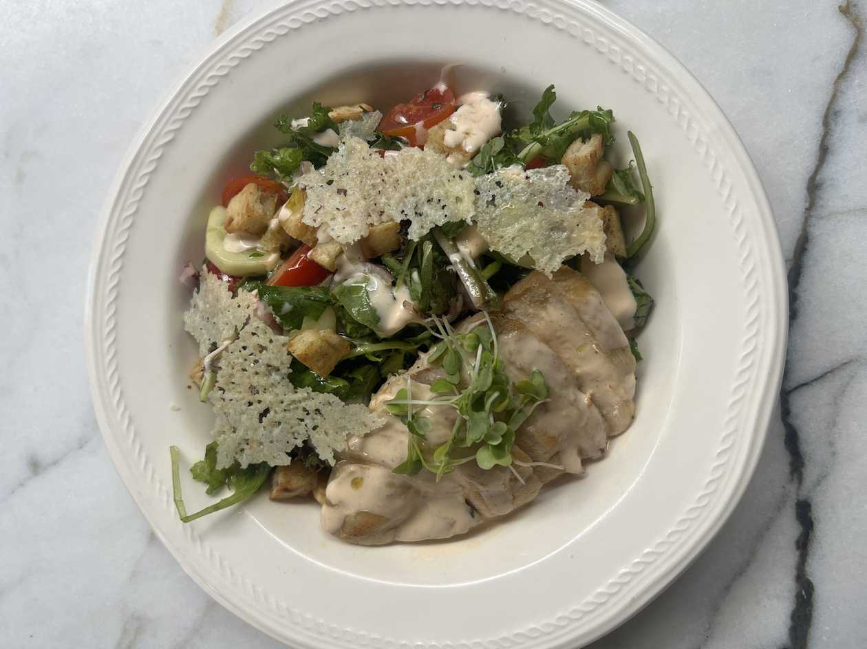 πChicken with Mixed Salad