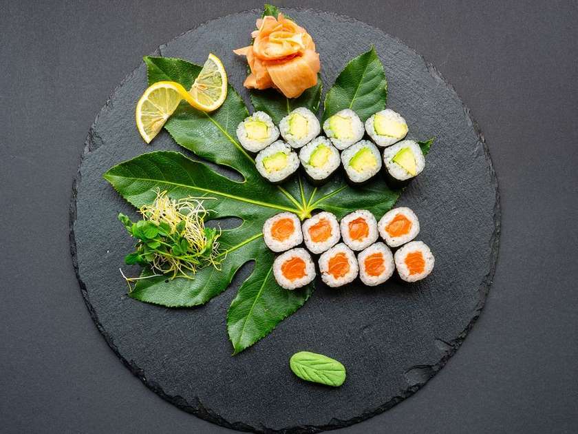 Salmon Mini Set 16 Pcs