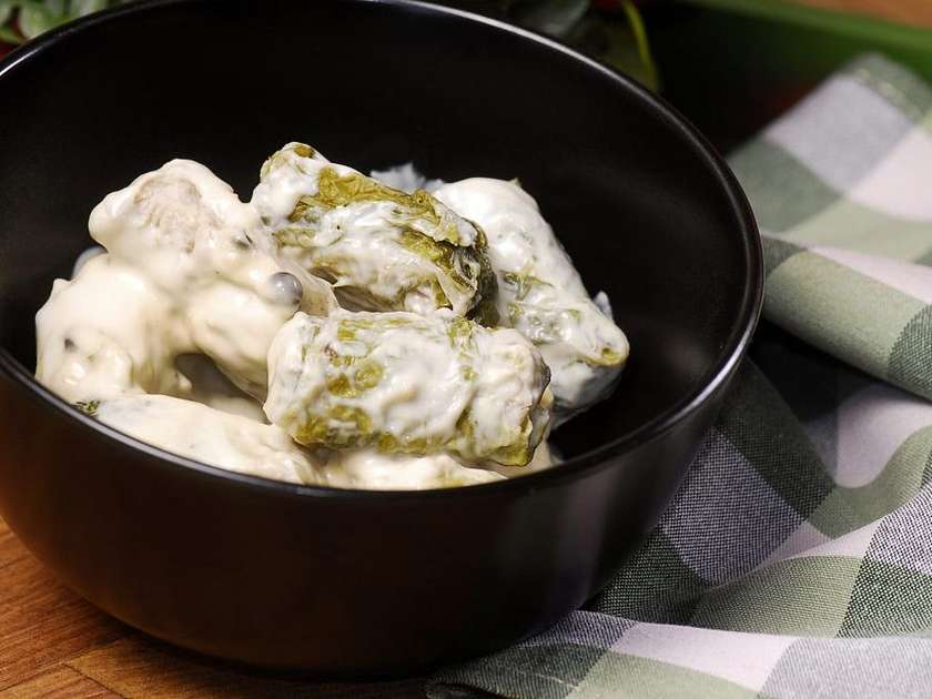 Turkey cabbage rolls with "Pepe Verde" sauce