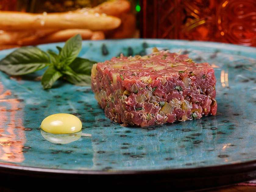 Veal tartare with tarragon