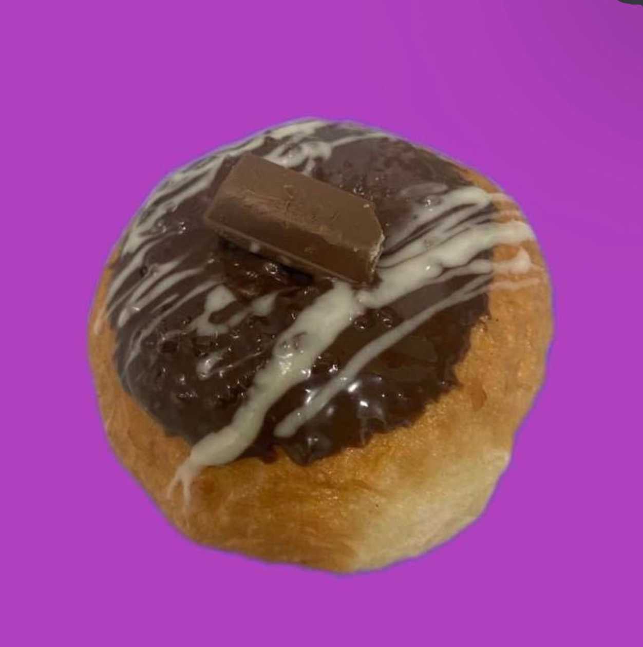 Kit kat doughnut 🍫 ( With nuts on top & white choclate drizle )