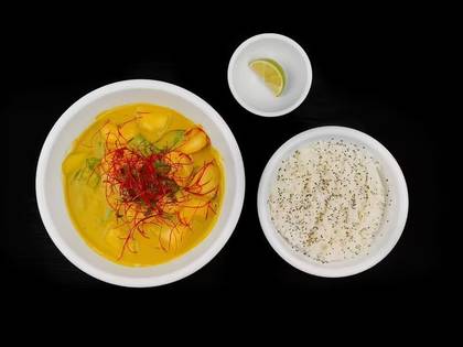 Green Curry with Melon, Sugar Snap Peas and Shrimp