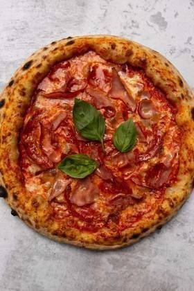 Pizza No 16 - Threesome