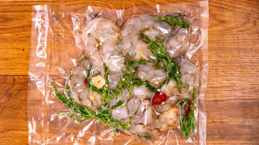 Peeled Shrimp with Garlic, Olive Oil, and Chili (Vacuum Pack 500g)