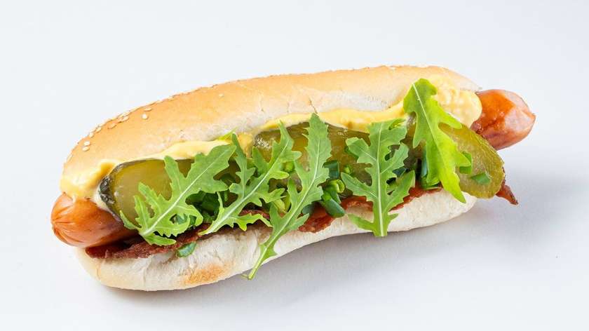 American Hot Dog with Pickles (Kabanos)