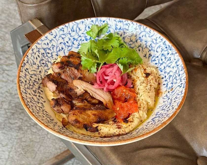 Hummus with Grilled Chicken