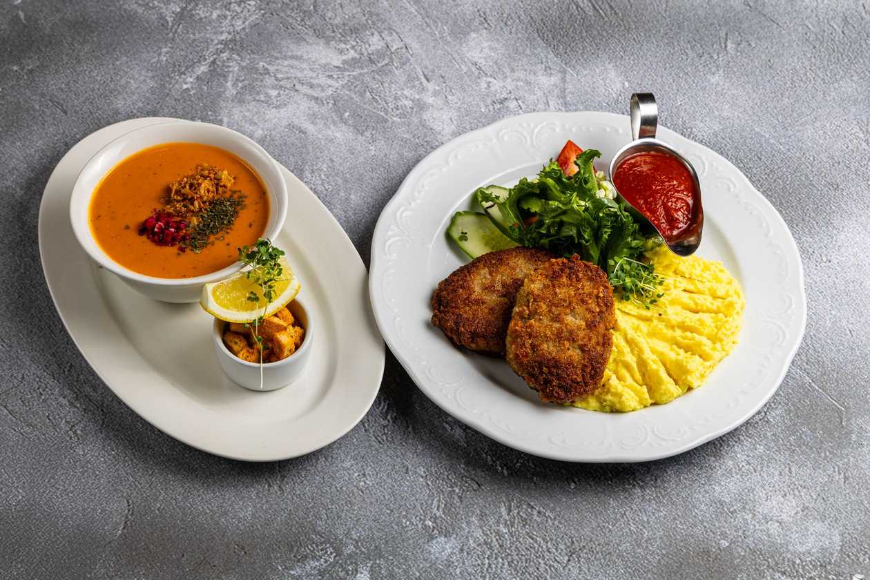 Läätsesupp + kotletid püreega