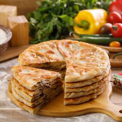 Plăcintă cu Cartofi și Ciuperci