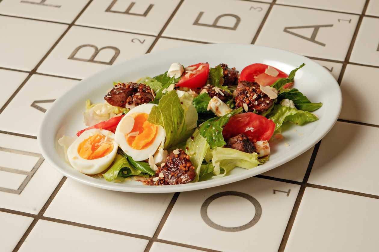 Warm salad with liver