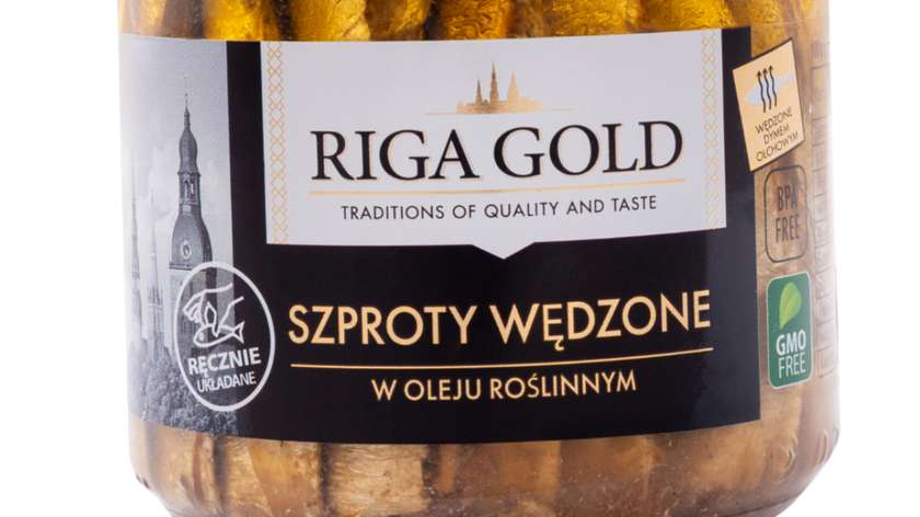 smoked sprats in oil