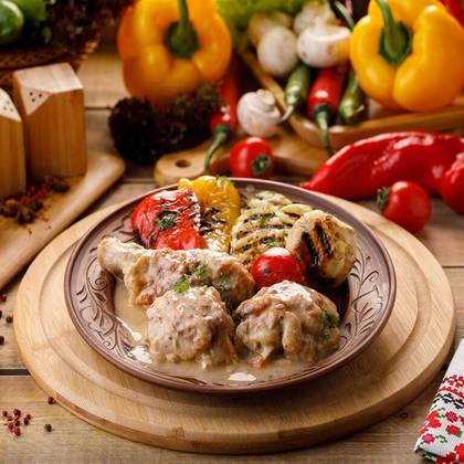 Ciulama de pui cu legume coapte