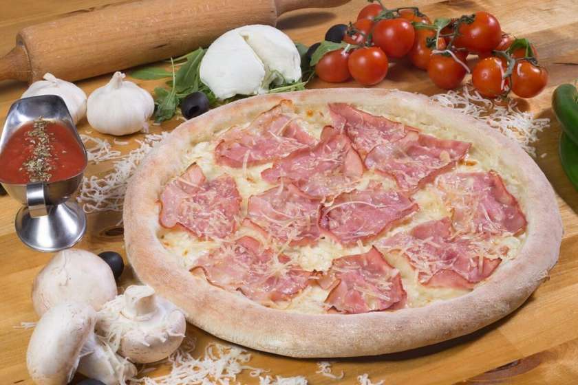 Oferta Pizza Combo1...1PIZZA SALAMII+1PIZZA MIXTA+2SOSURI+2SUCURI Coca Cola 330ml