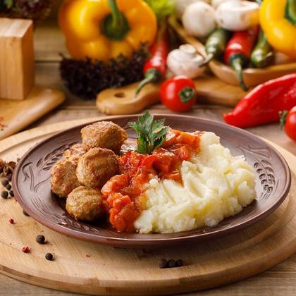 Tefteli marinadă piure cartofi